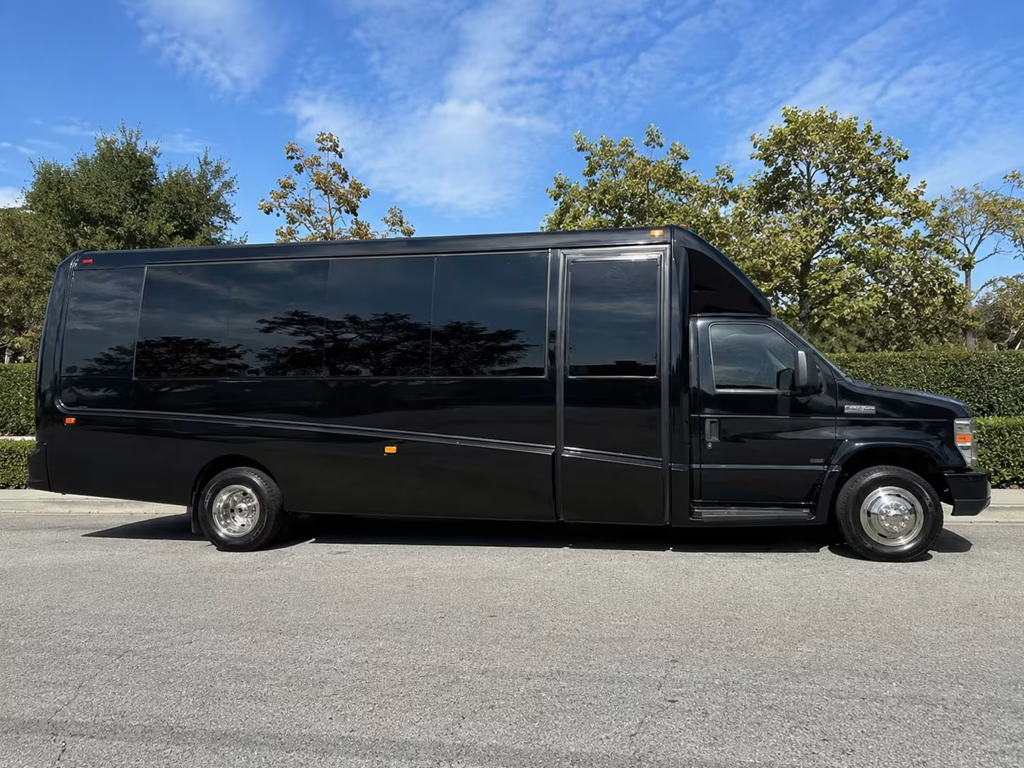 tallahassee minibus rentals for fsu and famu campus recruiting